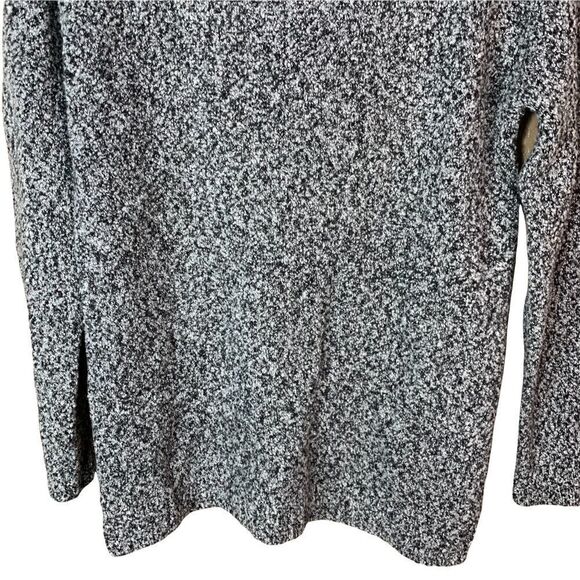 L.L. Bean wool blend turtle neck sweater - Picture 3 of 9
